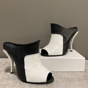 Fendi Patent/Faux-Lizard Peep-Toe Slide Size 37.5 US7.5 Black&White